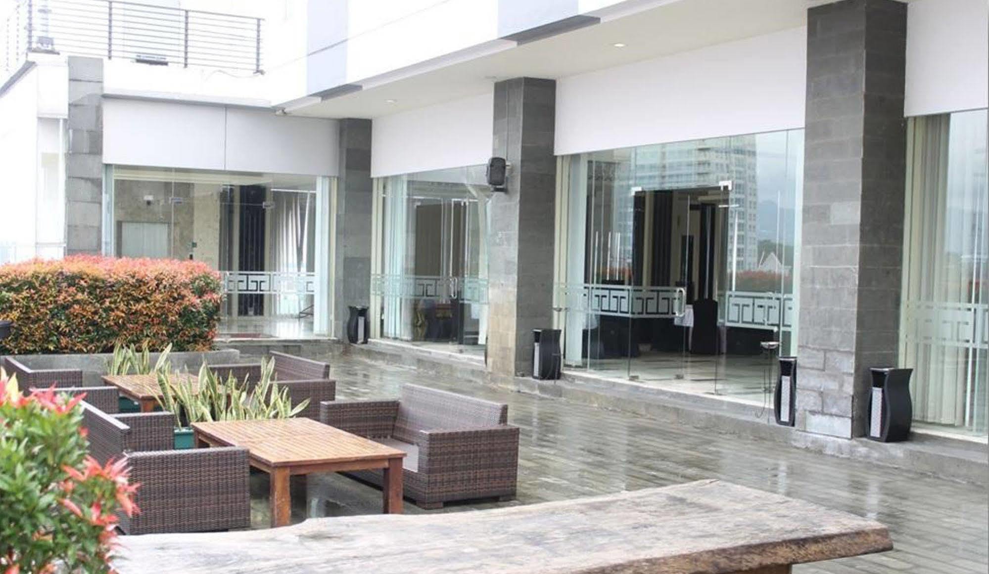 Gino Feruci Braga By Kagum Hotels Bandung Exterior foto